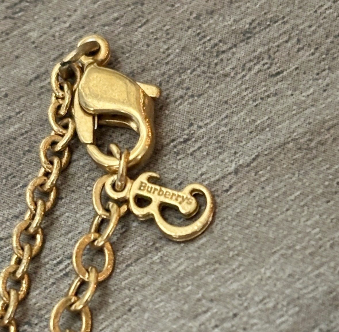 Burberrys Vintage Necklace With Prorsum Knight