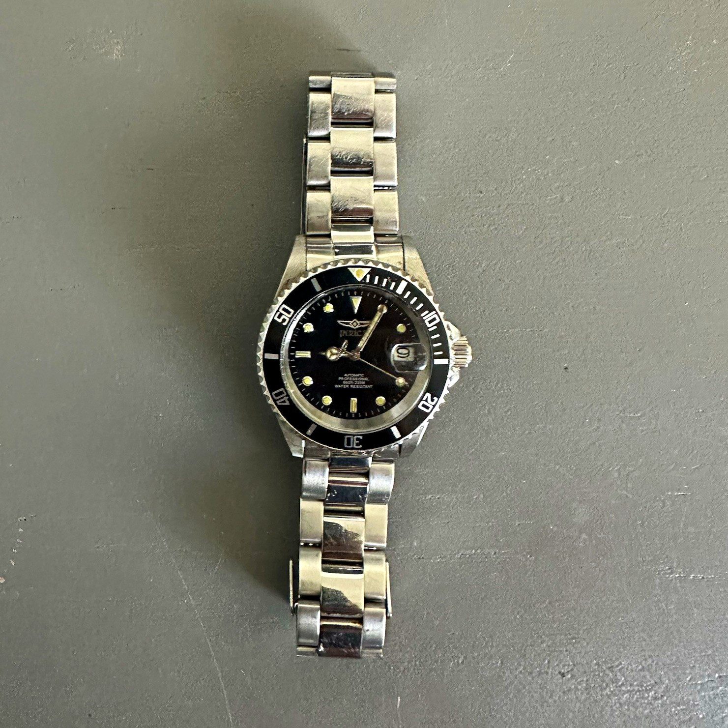 Invicta Pro Diver Men’s Automatic 200m Black Dial Date Stainless Bracelet