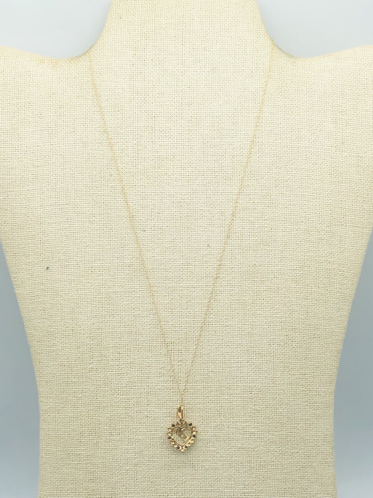 Vtg 10K Yellow Gold Diamond Blue Sapphire Hear Love Pendant Necklace 1.95g – 18”