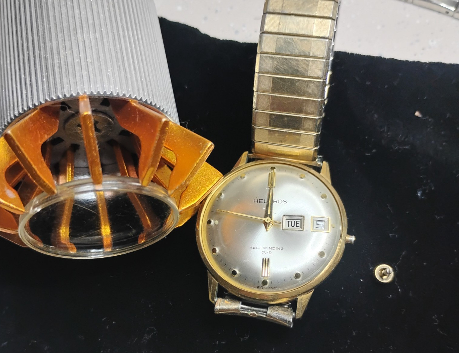 VINTAGE HELBROS Selfwind 17J Day/Date Mechanical Watch Runs Parts or Repair