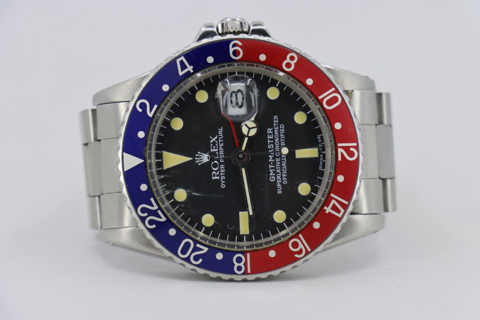 Rolex GMT-Master 1675 Pepsi Matte Black Dial Oyster Fold Over Band Circa 1973