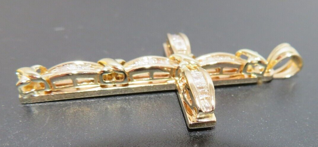 14K YG DIAMOND CLUSTER CROSS PENDANT 0.35 tcw 22.77 MM X 43.50 MM 5.47g(AI-2251)