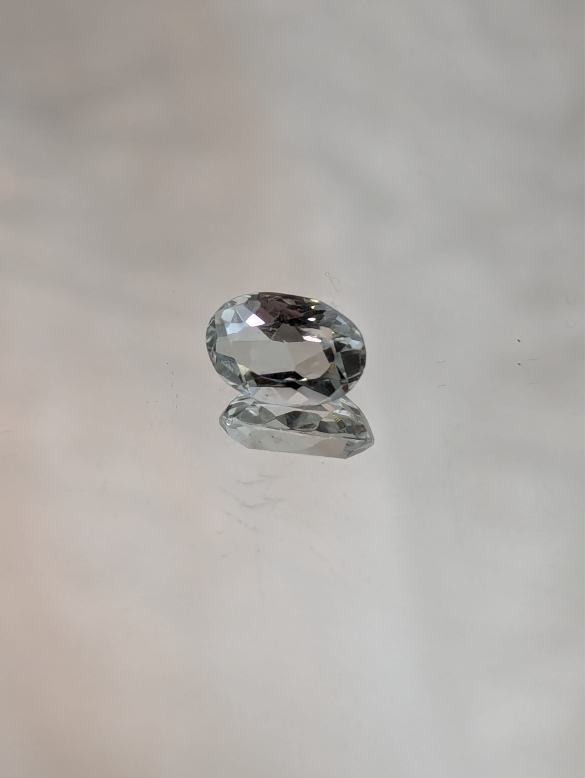 Aquamarine Clear Faceted Gemstone 2.3 carat (0.47g) 10.3 x 7.0 x 5.0 mm