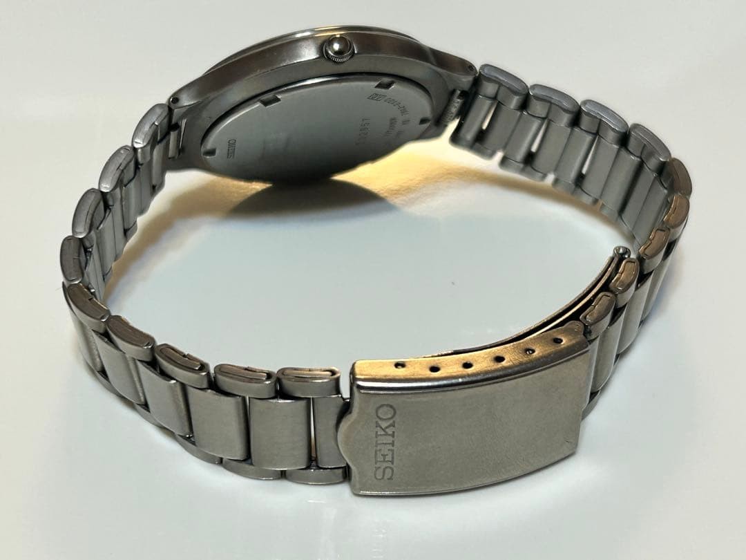 SEIKO Titanium 7N42-8100 Quartz Watch, Working Condition