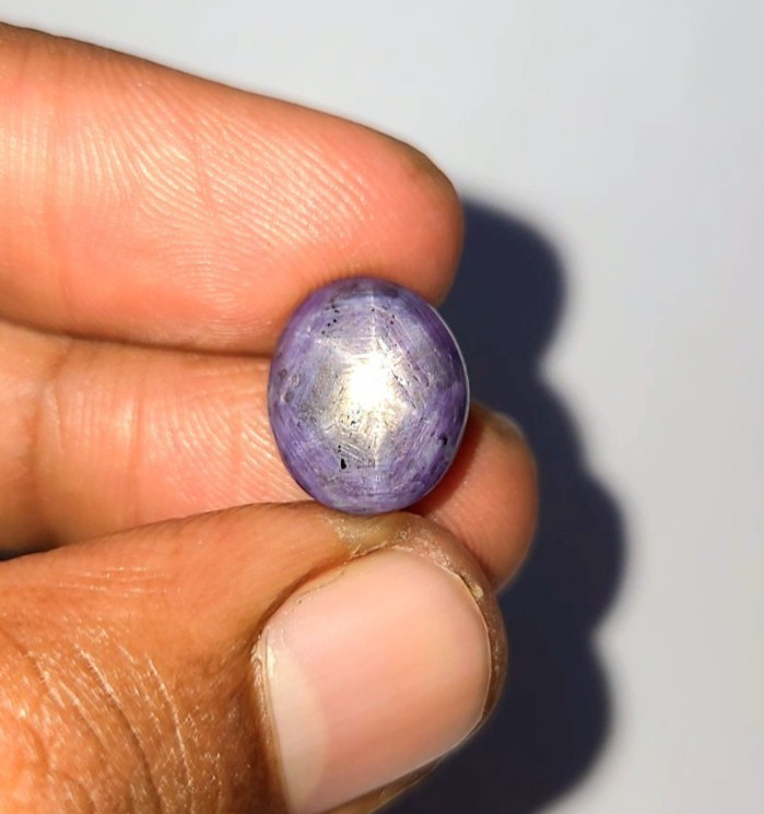 Natural 14.85 Ct Star Sapphire Purple Oval Cabochon untreated loose gemstone