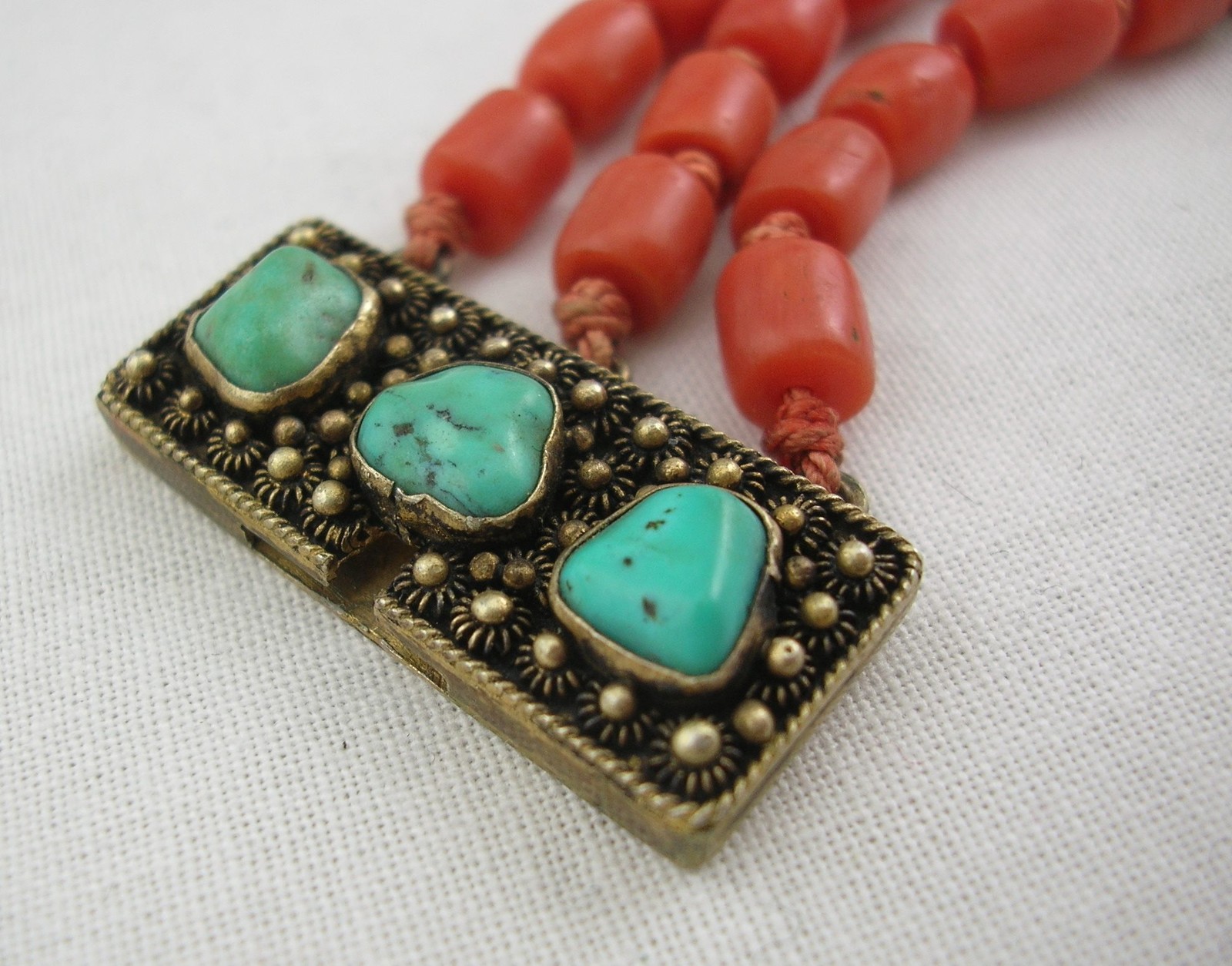 ANTIQUE TIBETAN TURQUOISE RED CORAL AND SILVER BRACELET 19 cm