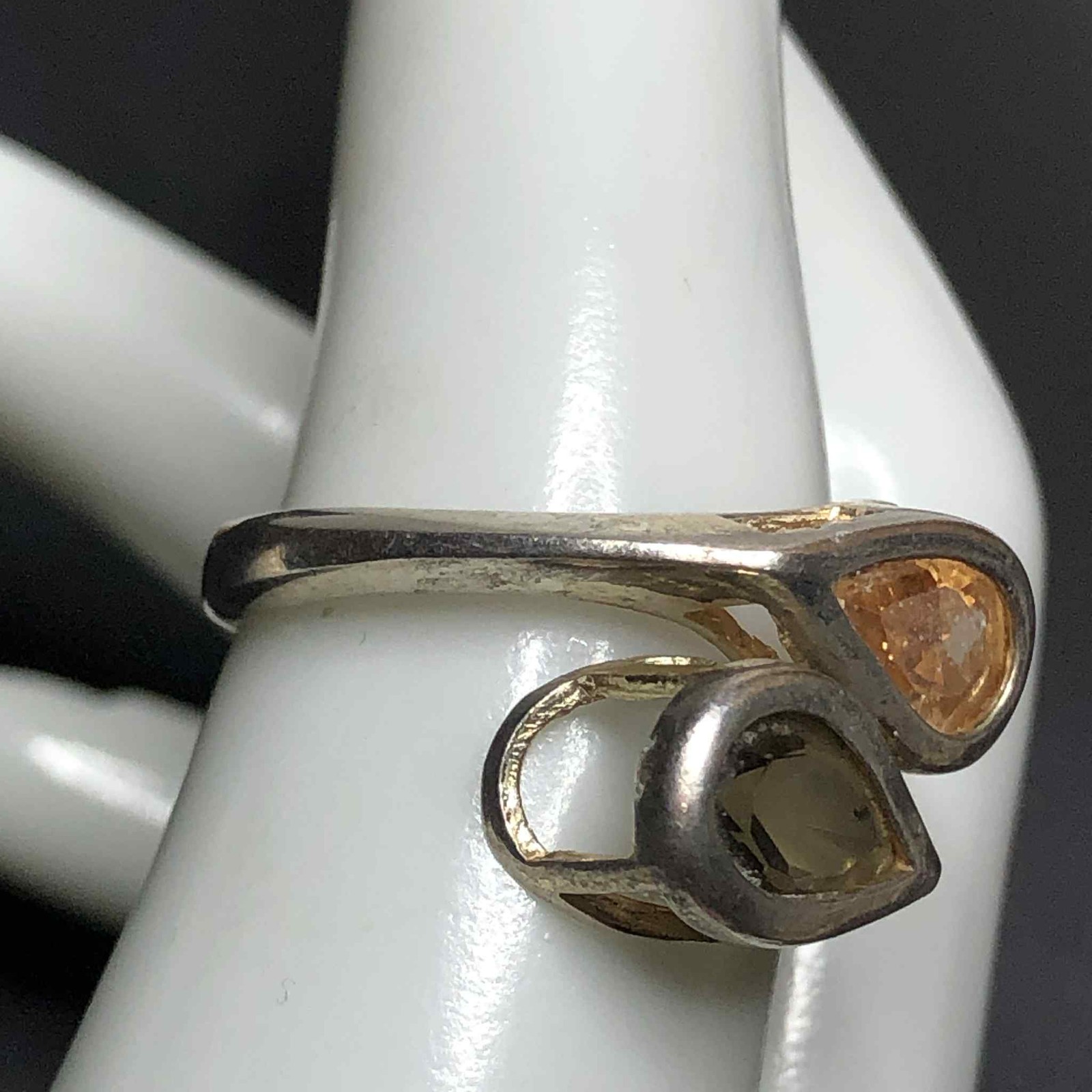 5942 VTG Sterling Signed FAS 925 Bypas faux citrine band Ring Sz 7 (4grams)