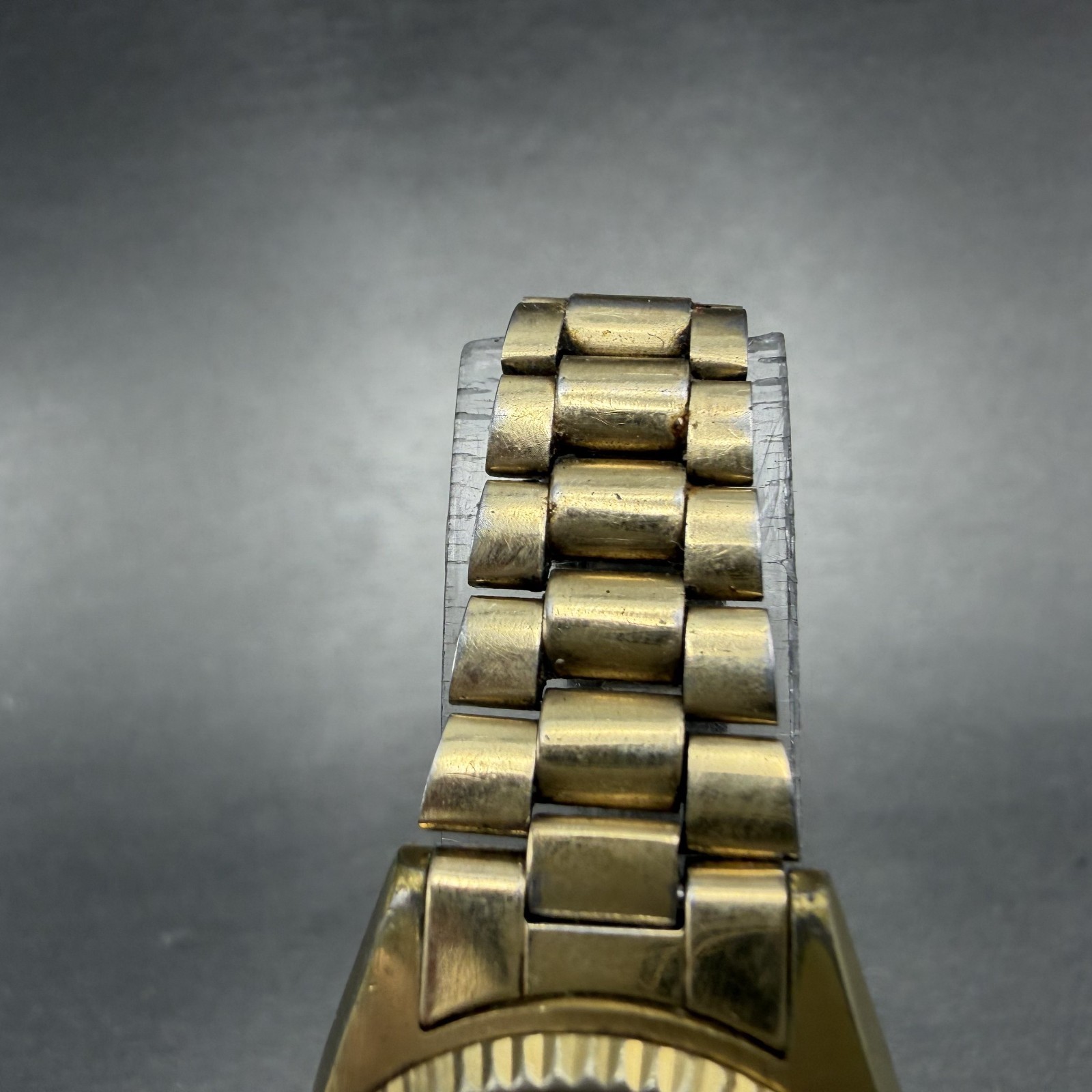Seiko SQ Watch Women 25mm Champagne Dial Gold Tone Daydate 2626-0159 New Battery