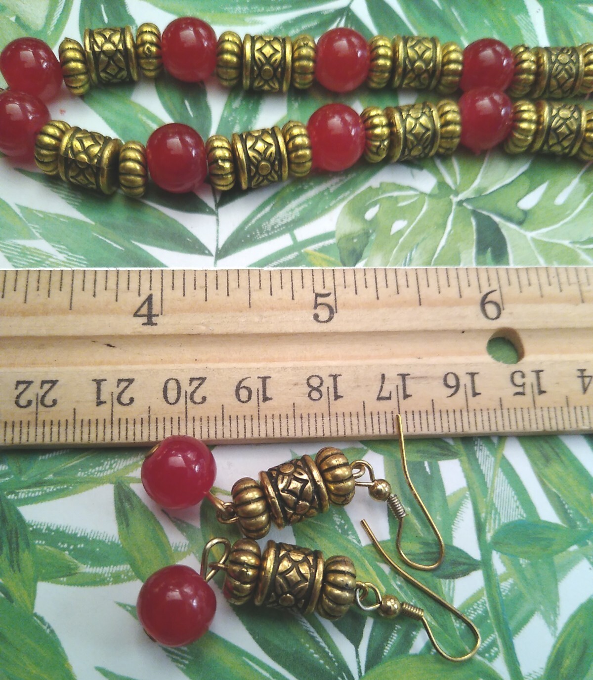 Red Agate Gemstone GANESH Necklace AND Earrings (Bird Motif) Beaded, Gold Tone!