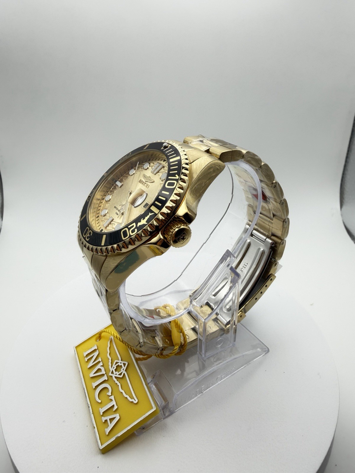 30025- Invicta Pro Diver Currentwave Men’s Watch- 43mm Watch – Gold