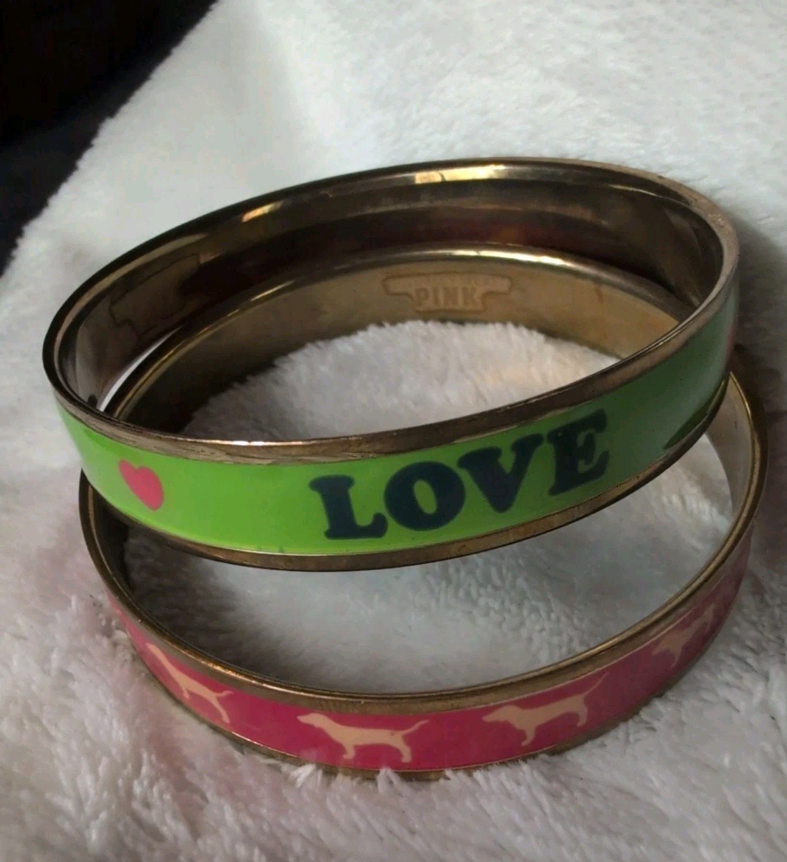 2 Vintage Victoria’s Secret Love Pink Dog Icon Bangle Bracelet Pair Y2K