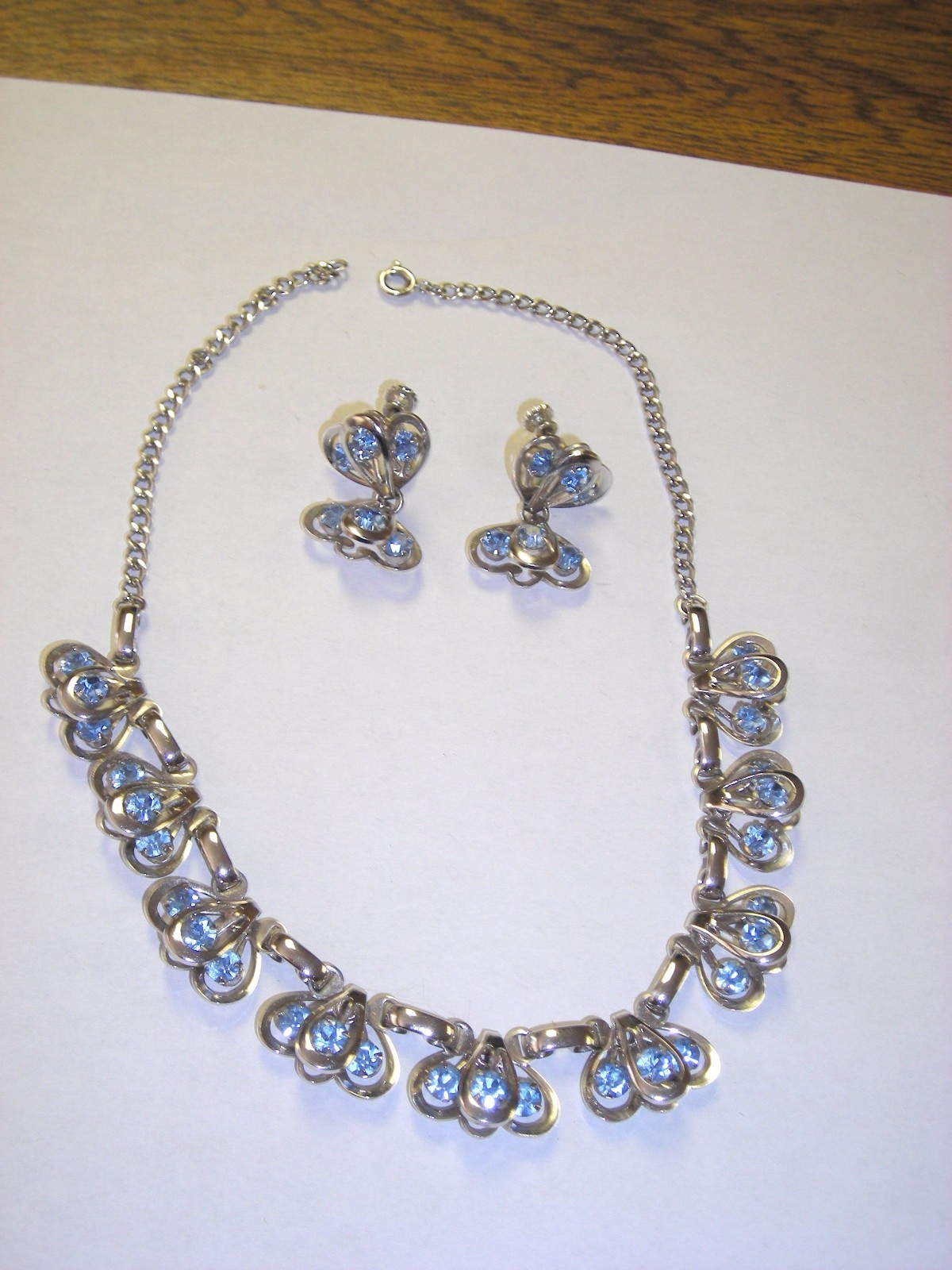 Vintage 50-60’s Ice Blue Rhinestone Necklace & Matching Earrings NIce
