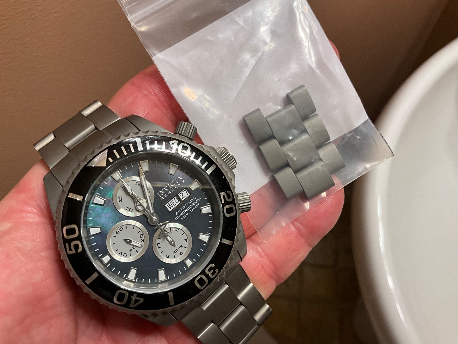 INVICTA SWISS MADE RESERVE PRO DIVER MODEL 23375 TITANIUM 25 JEWEL VALJOUX 7750