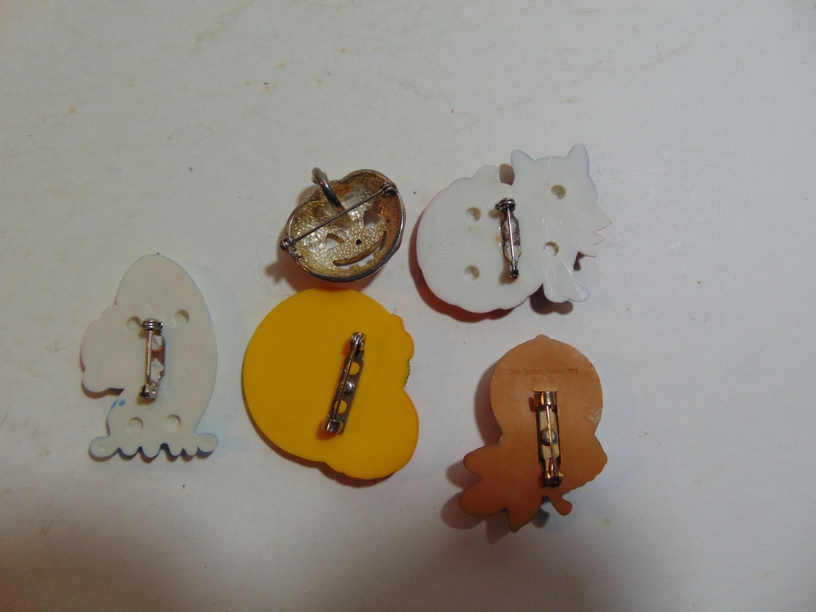 5- HALLOWEEN/FALL FASHION PINS-BLACK CAT, PUMPKIN, GHOST, MOOSE-VINTAGE