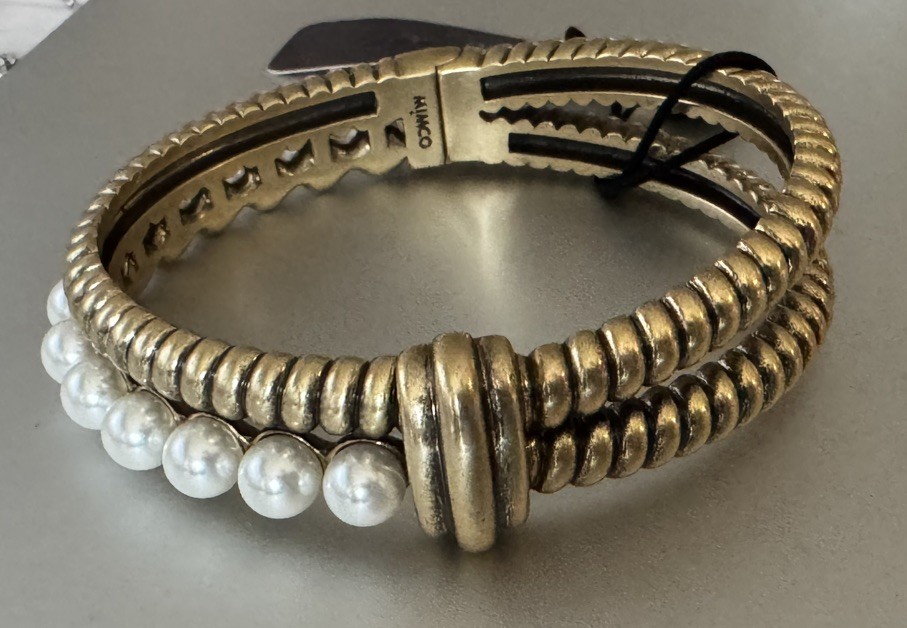 Mimco Shellicious Bangle in Pearl RRP$149.95