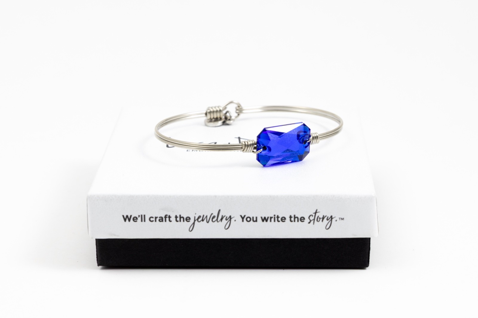 luca danni silver sapphire bracelet new with gift box, rare.