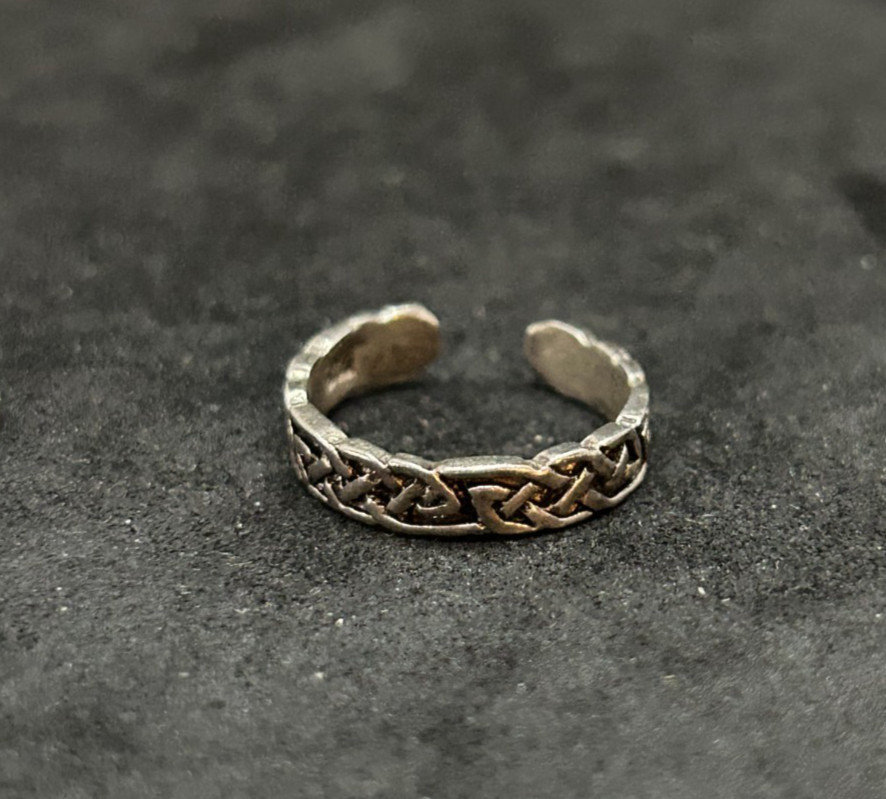 925 Sterling Celtic Knot Toe Ring 3.7mm 1.45g