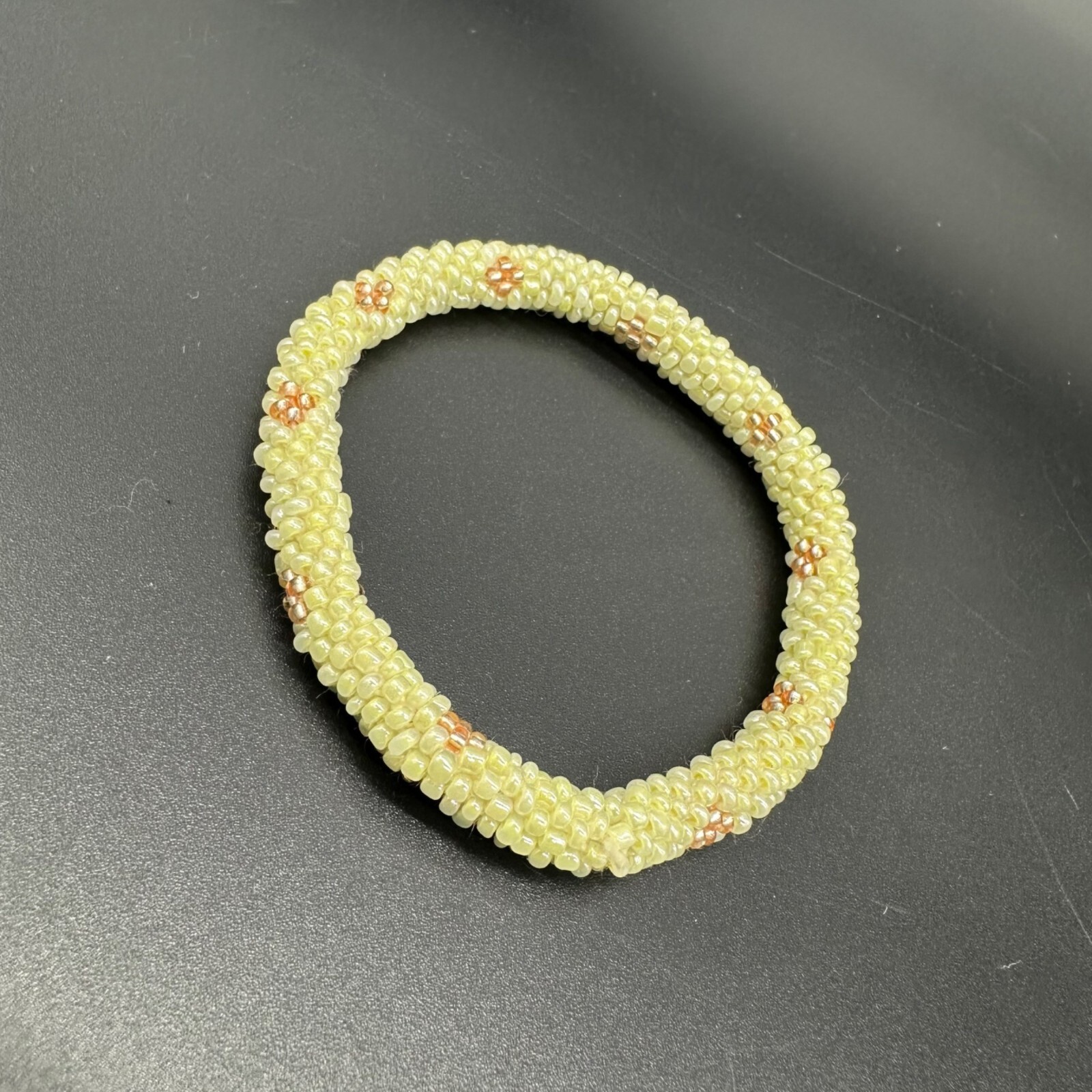 Vintage Seed Bead Bracelet Cream Champagne Handmade Small Wrist Estate Jewelry