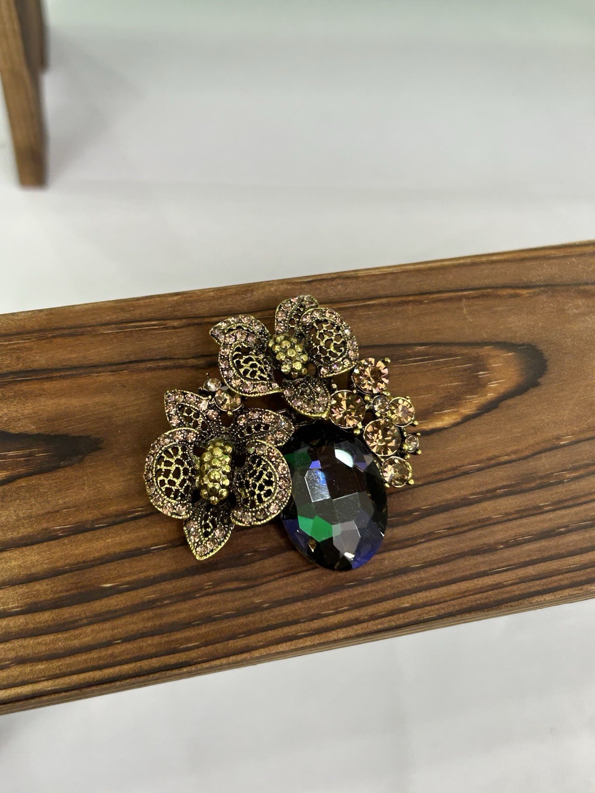 Multicolor Crystal Metal Brooch Pin Flower Oval Blue Accent Fashion