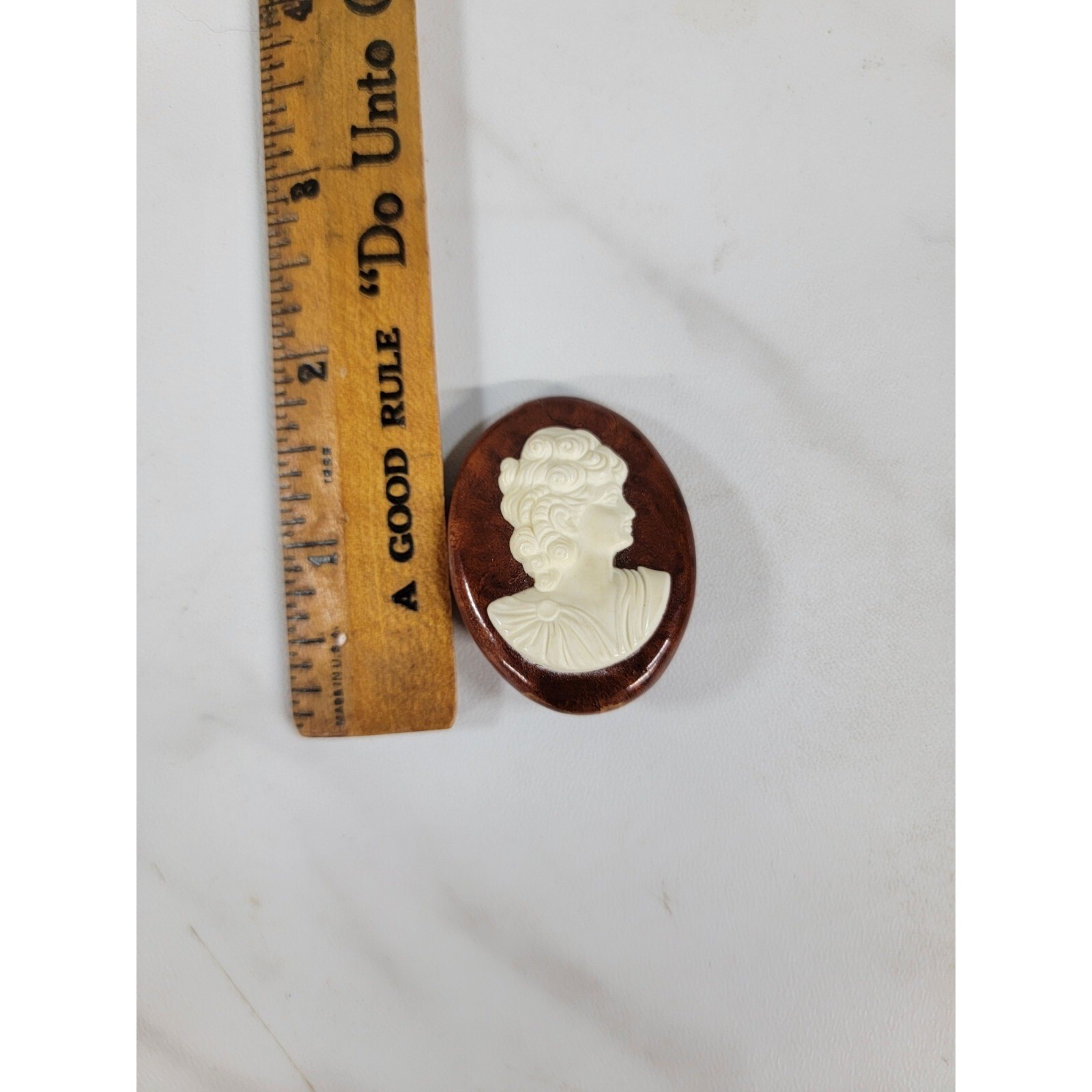 Vintage Wood/Plastic Or Celluloid Cameo brooch pink woman jewelry