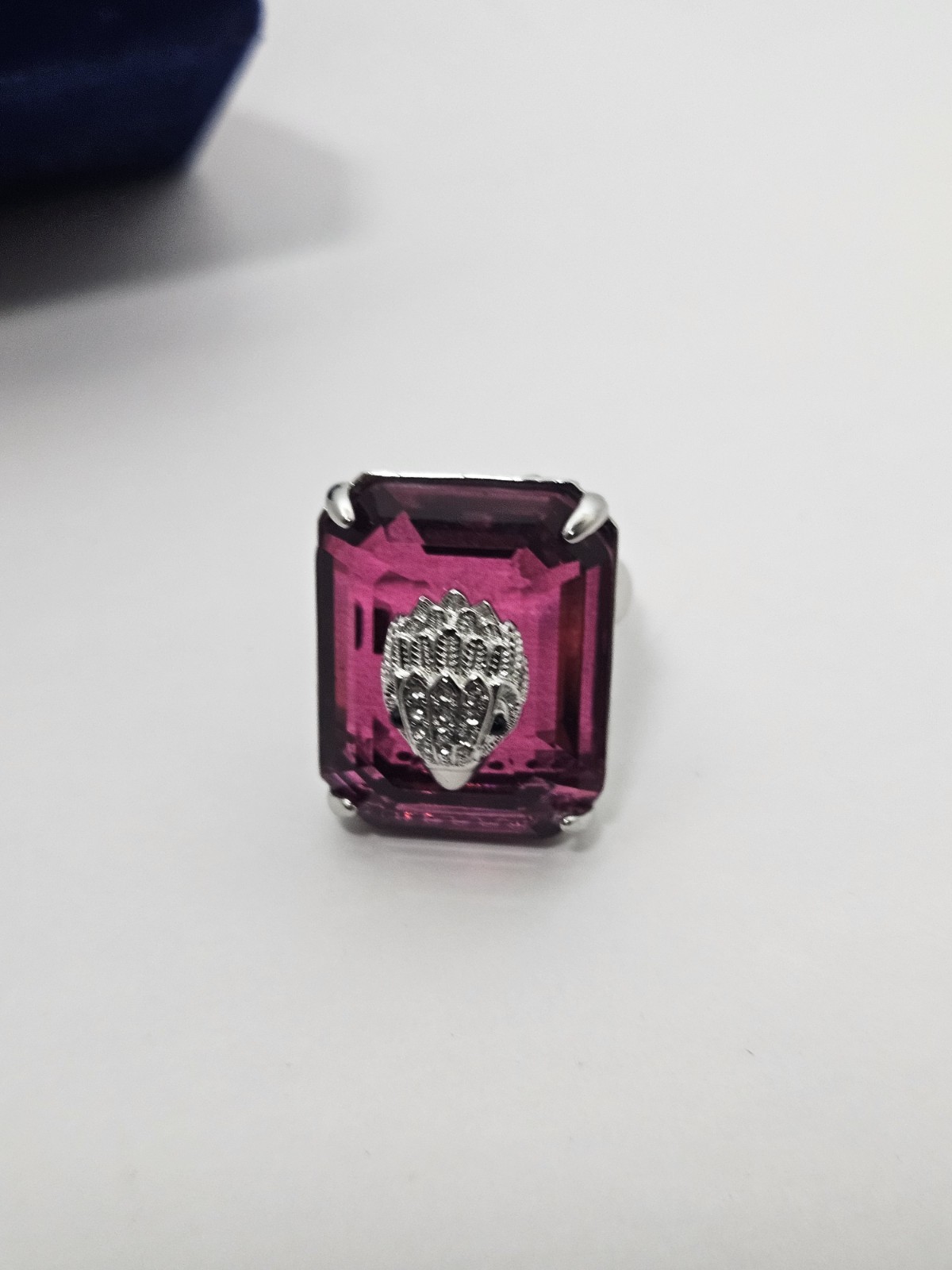 Kurt Geiger London Eagle Head Cocktail Ring Fuchsia Crystal Silver Tone Size 9