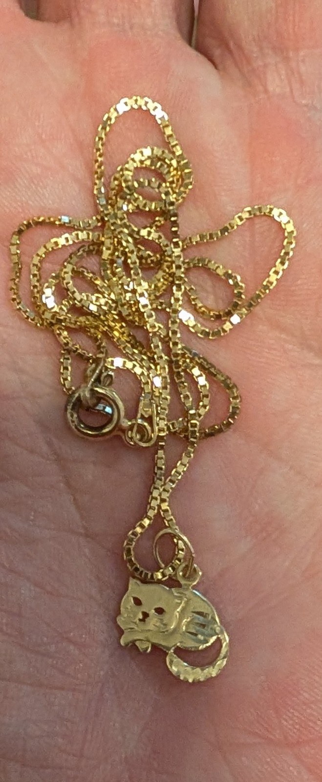 14k Yellow Gold Sleeping Cat Charm Necklace Pendant ~ 0.5g 19″ Chain