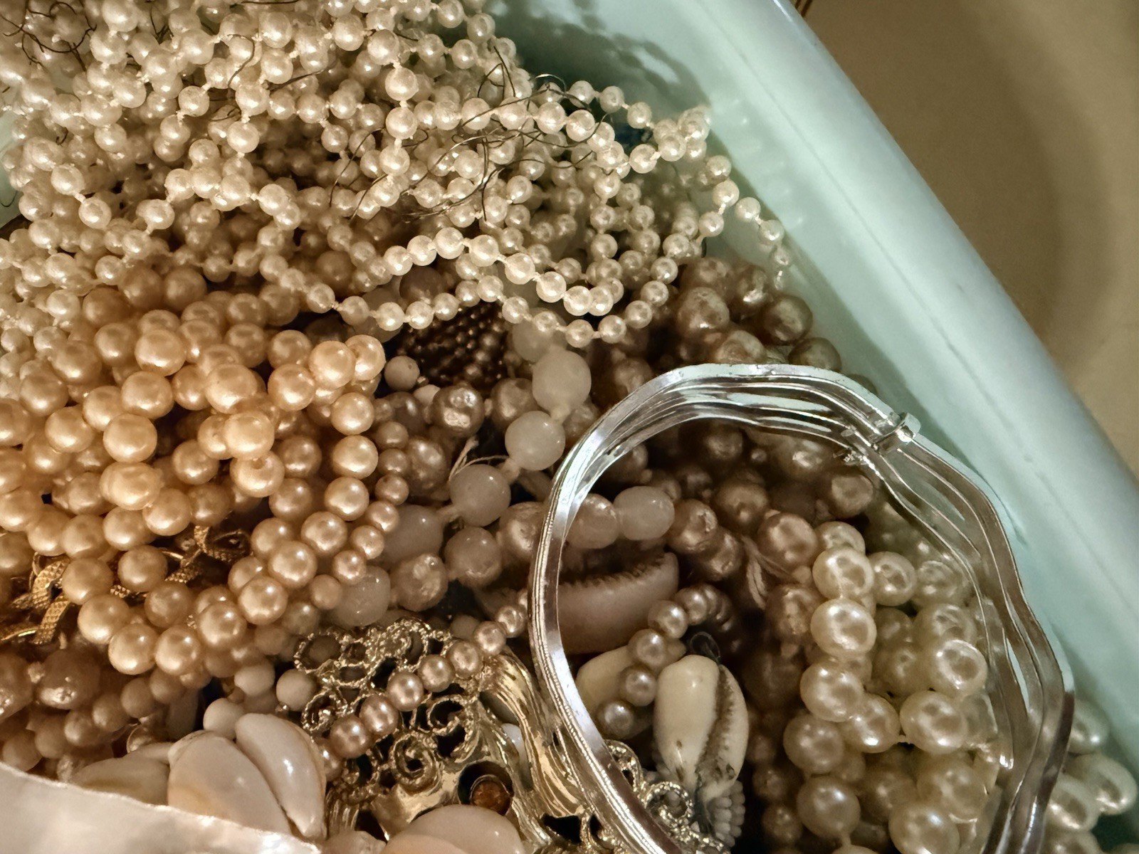 10 lb Vintage to Now Mixed Jewelry Lot Costume Craft Repair Junk Estate Lot