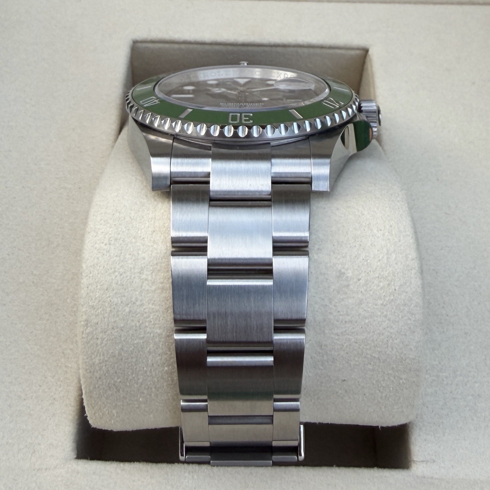 UNW0RN 2025 Rolex Submariner 126610LV Starbucks MK2 41mm Complete Box Papers