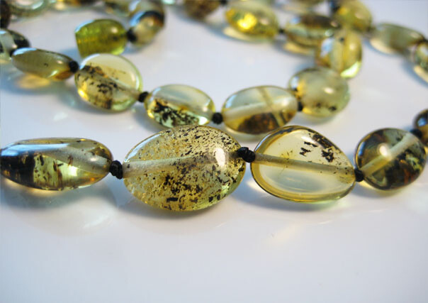 Genuine Light Green Elegant Beautiful Baltic Amber Necklace 21.6 inch 55 cm !!!