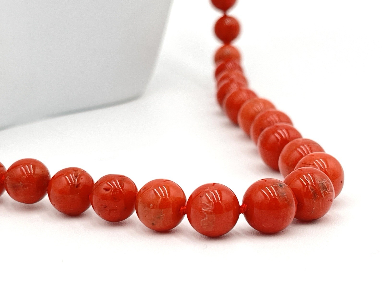 Natural Mediterranean Red Coral Necklace 63cm Balls 7-11mm 18kt Gold Knot