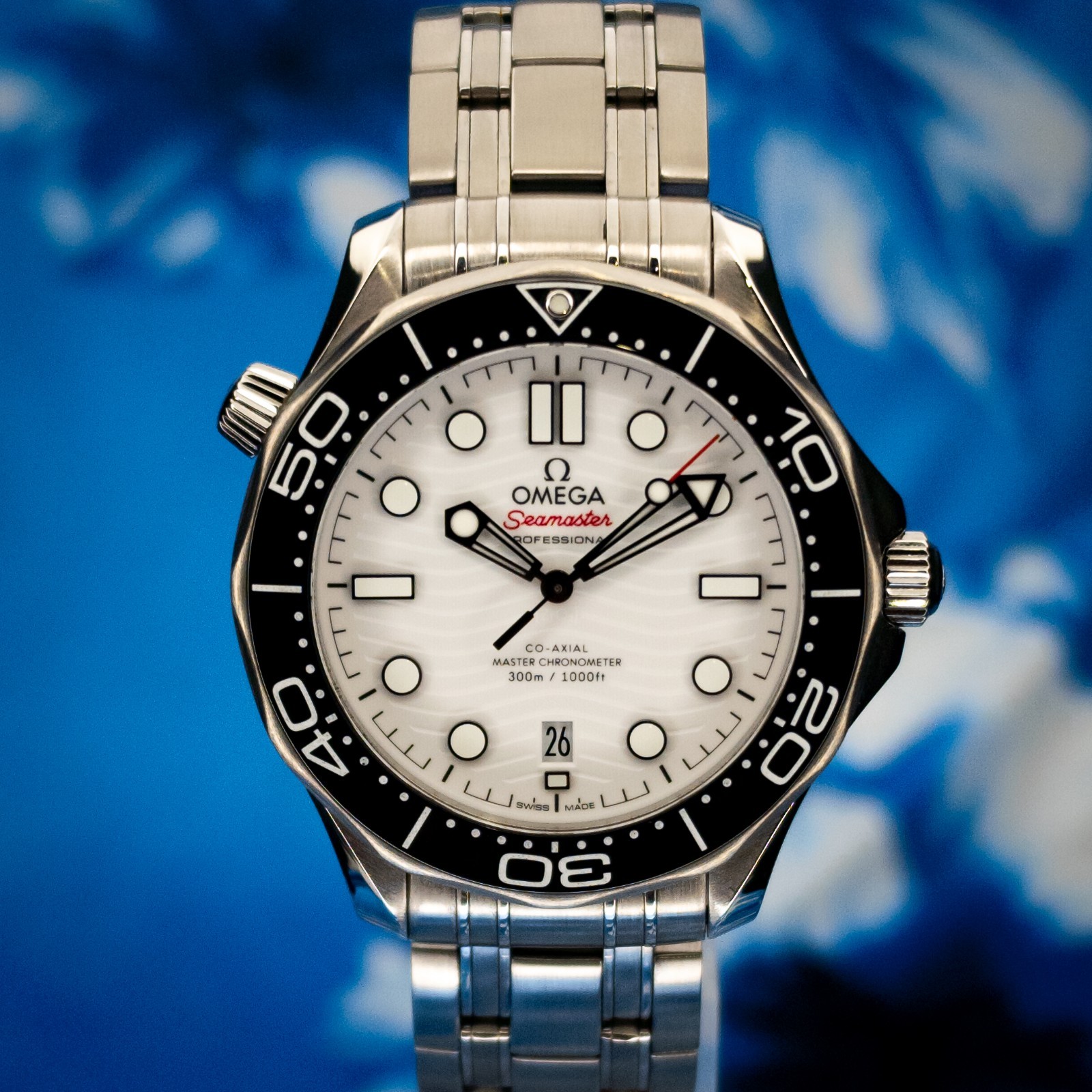 2025 Omega Seamaster Diver 300M 42mm White Wave 210.30.42.20.04.001 Box & Papers