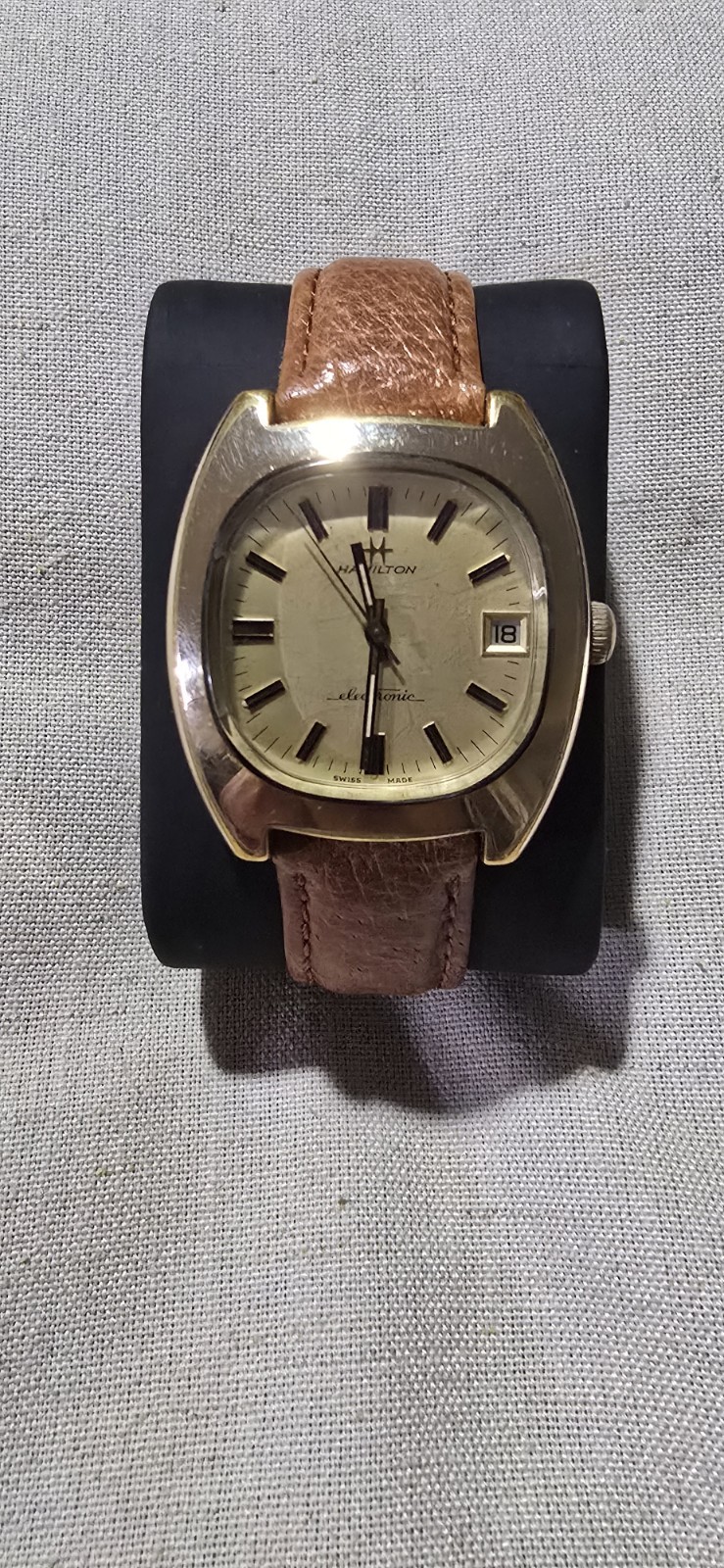 Vintage Hamilton Electronic Swiss Date Gold Tone Men’s Watch New Battery Runs