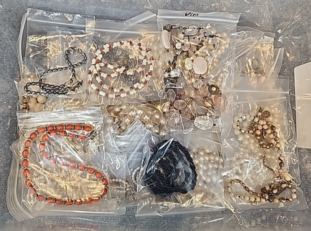 Jewelry Wearable Vintage Collection 5 Lbs Lot #515 See Description