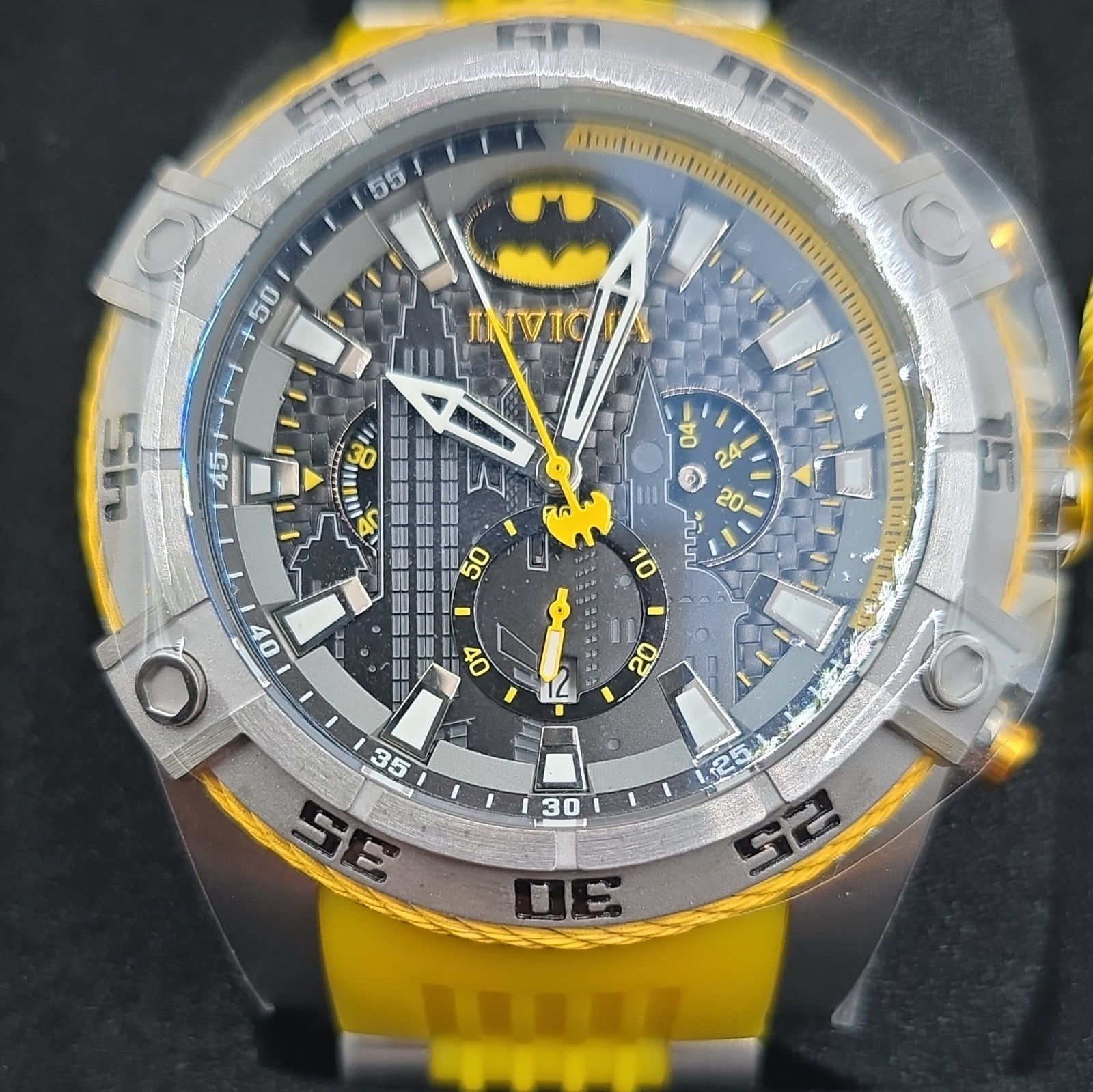 Invicta Batman Men’s Quartz Chronograph Watch Yellow Silicone Strap w/ Box