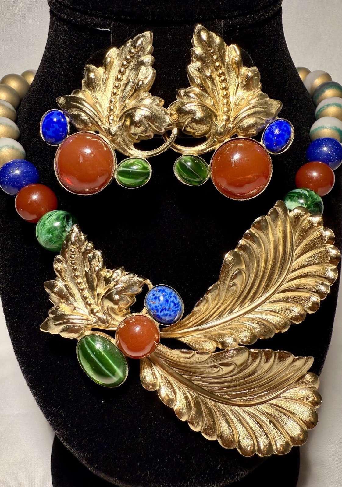 Vintage Mid-20th Century Gold-Toned Leaf & Stones Necklace & Earrings Set