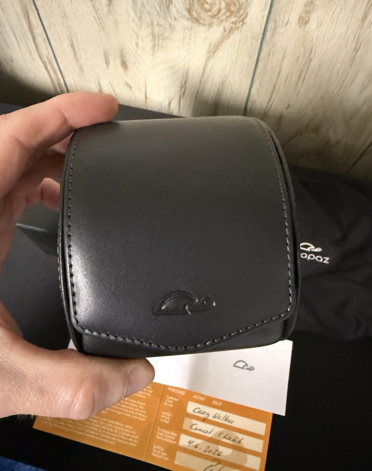 CARAPAZ – TRAVEL & STORAGE LEATHER WATCH BOX FOR 1WATCH – BLACK / ANTHRACITE
