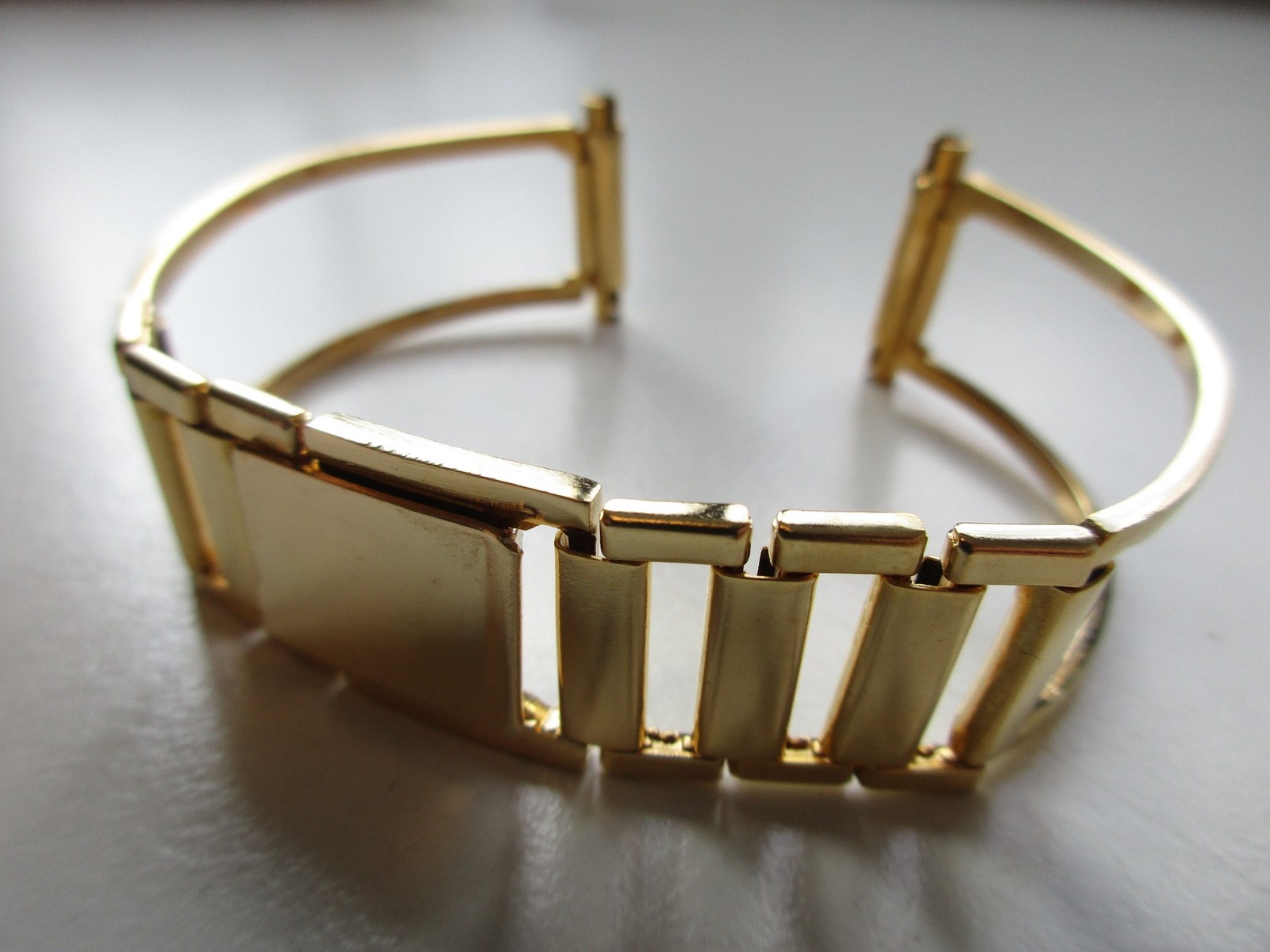 Curved lugs 17 18 19 20 21 MM 1960’s gilt plated watch bracelet