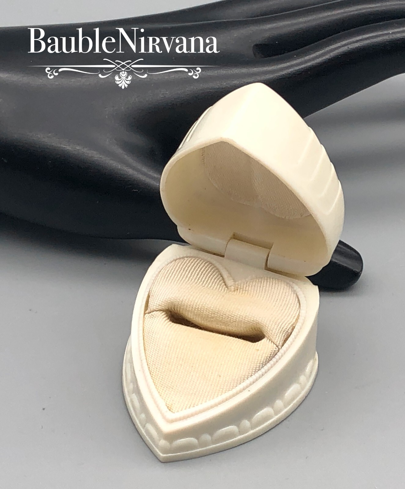 Vintage Warner JC Co Art Deco Hard Plastic Fancy Heart Ring Presentation Box