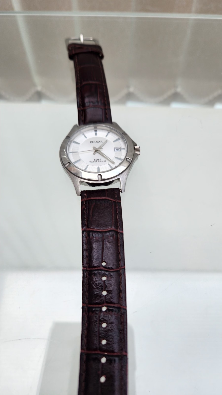 Pulsar mens watch Date , Easy To Read, Brown Leather, WR 50m. (A4)