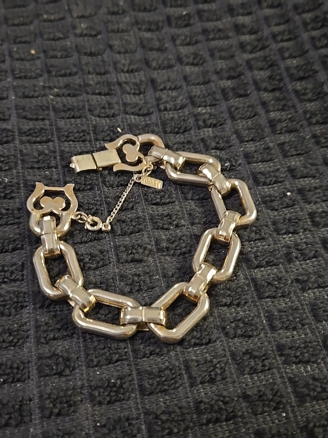 Vintage Monet Silver Tone Link Bracelet Fold Over Clasp Safety Chain 7.5″ Chunky