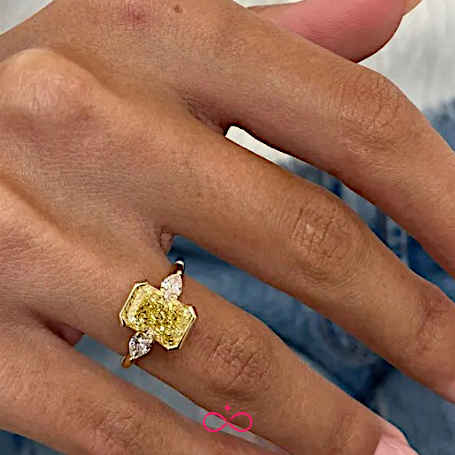 Radiant Cut 2.90 Carat Fancy Vivid Yellow Diamond Ring Lab Grown 14K Yellow Gold