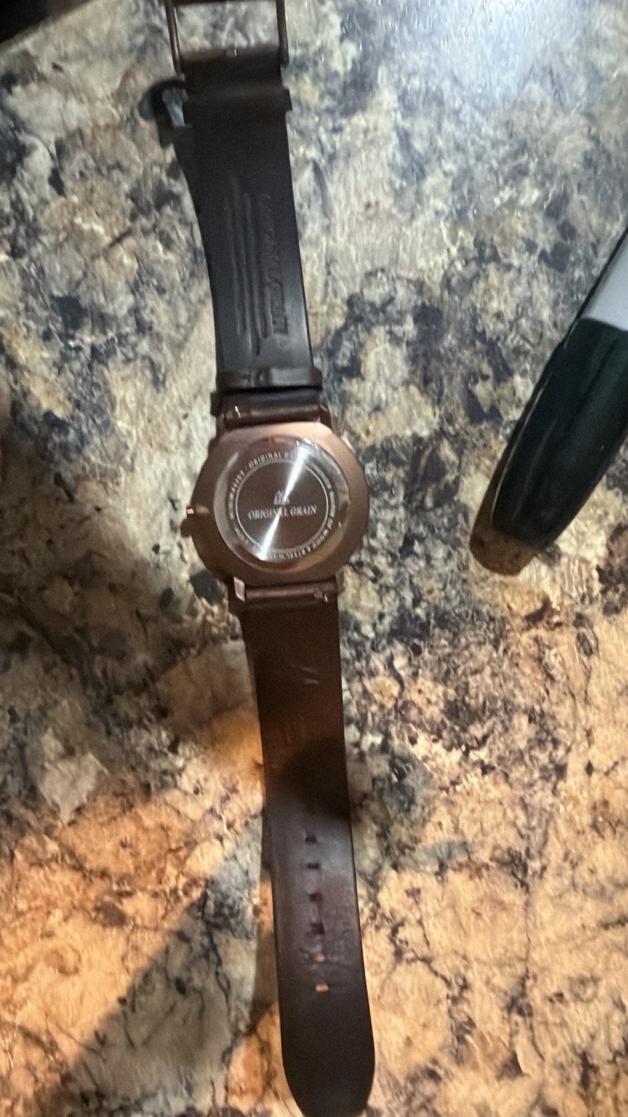 Original Grain Quartz Analog Watch Gold Case Wood Grain Dial Brown Leather Date