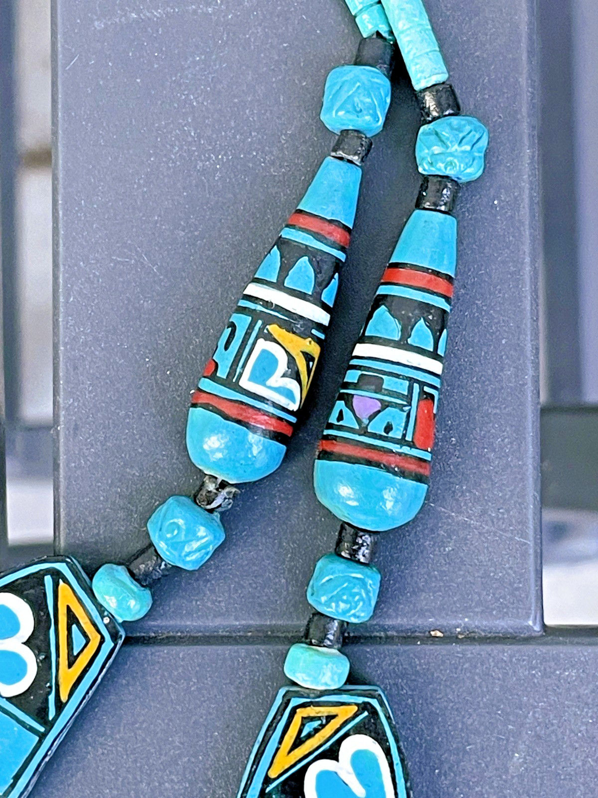NATIVE AMERICAN Art Pottery Necklace, 19″ Long Hand-Painted Dark Blue, Geometric