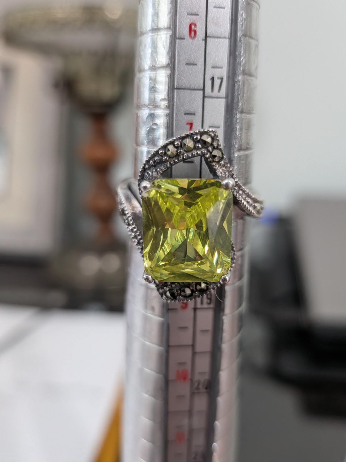 Streling silver Yellow Rectangular Faceted Stone Prong Cocktail Ring Marcasite 7
