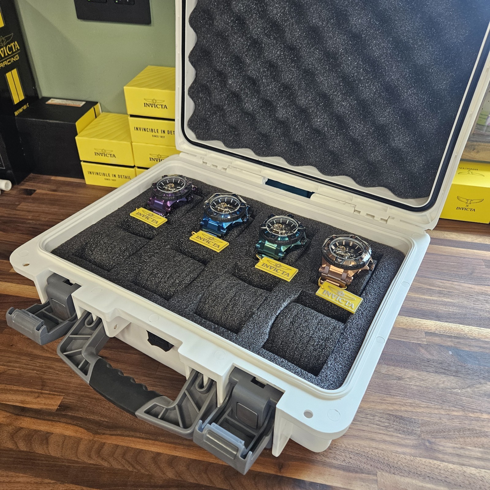 Invicta Bolt Phantom Bundle With Case