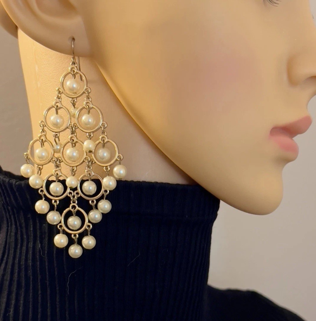 Elo7 Gold Tone Simulated Pearls Dangling Chandelier Earrings 3.5”