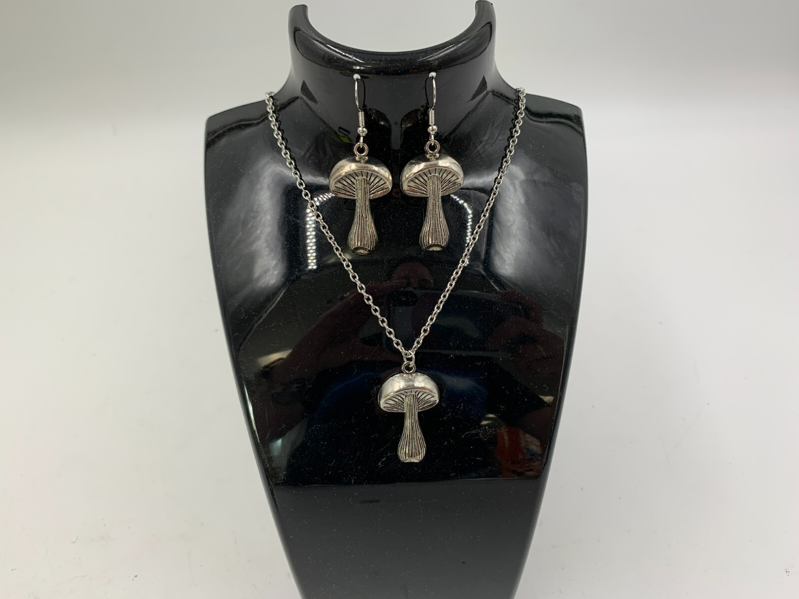 Metal 10in Mushroom Necklace & Earrings Set JEWERLY023