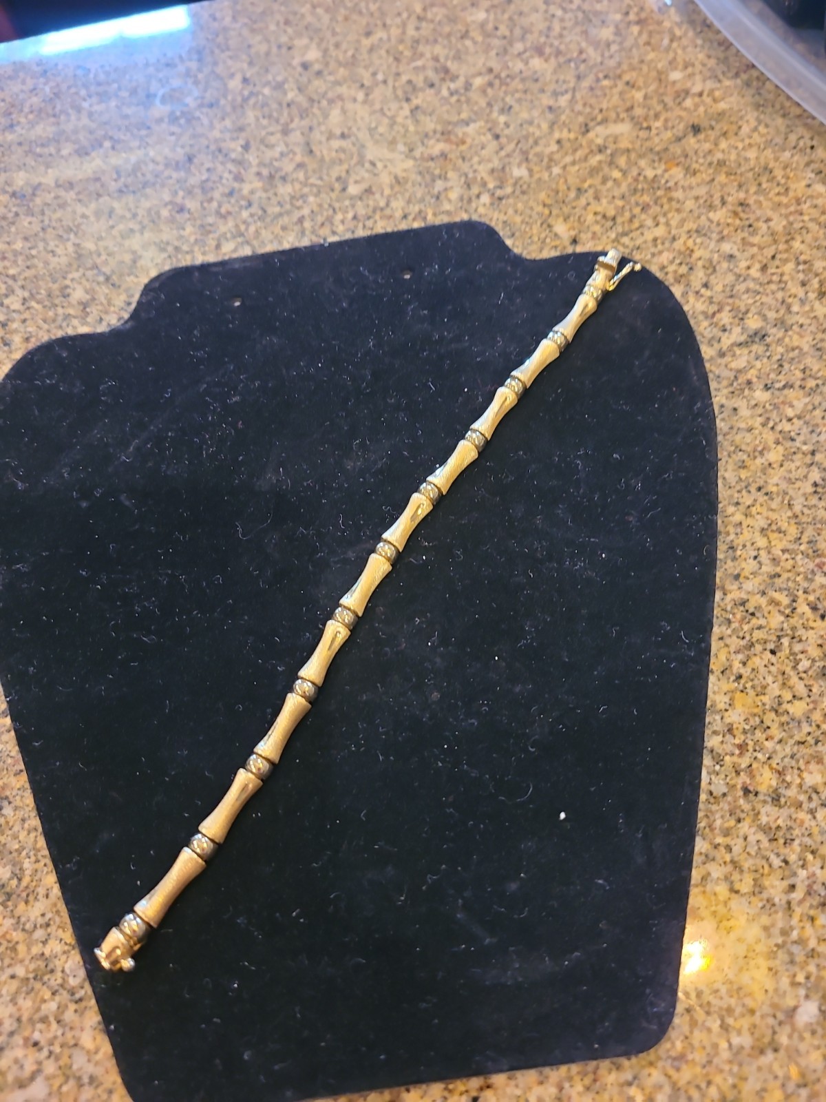 Bracelet 14 kt Turkey in bamboo link design. Brushed gold. 9.48 g. 8 in w clasp.