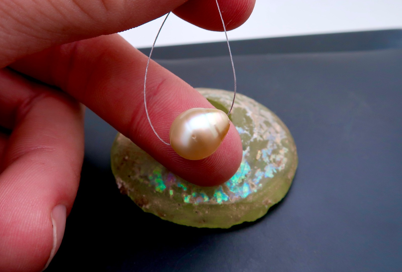 EXOTIC GENUINE METALLIC GOLD SOUTH SEA PHILIPPINES CULTURED AA+ PEARL – 10.8mm