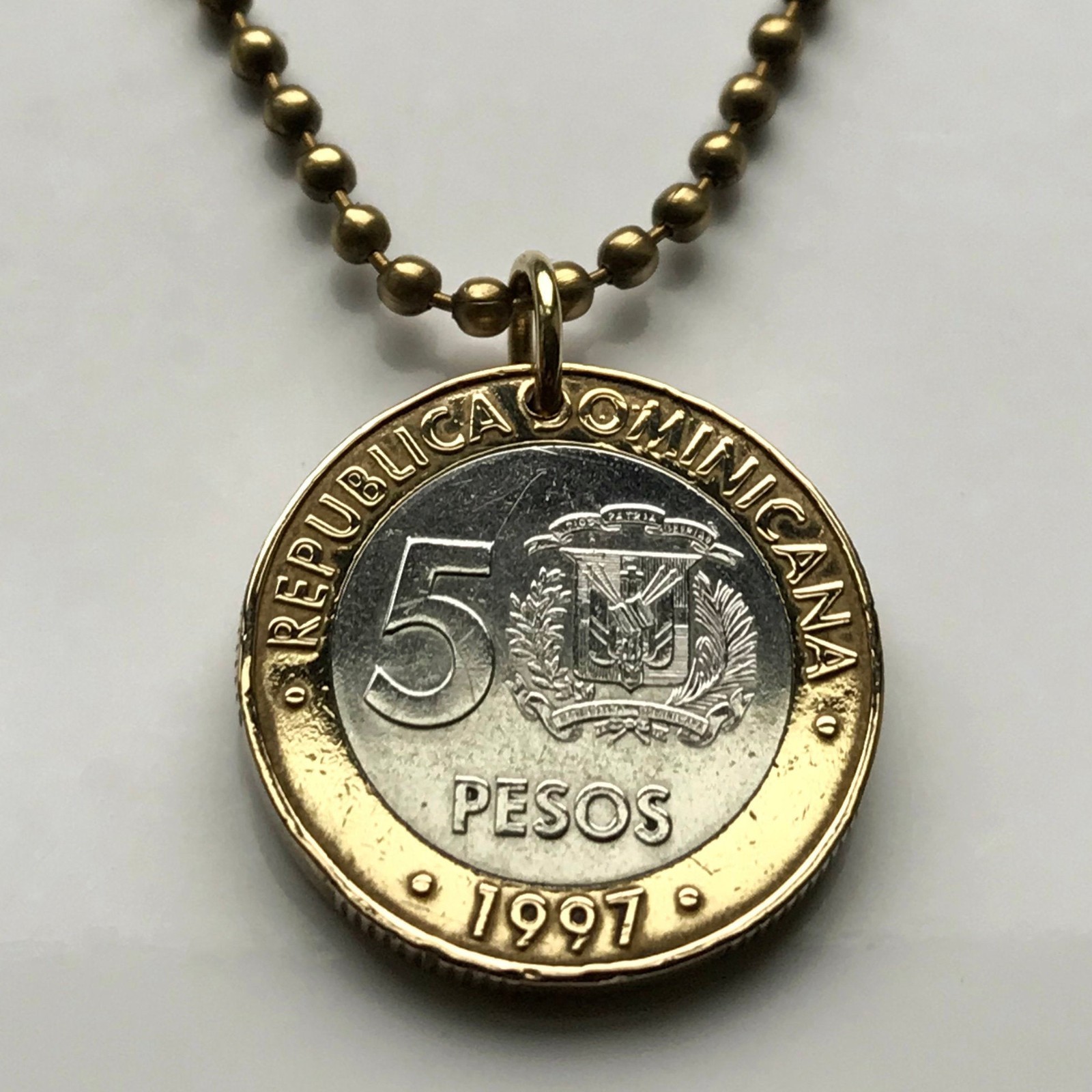 1997 Dominican Republic 5 Pesos coin pendant Santo Domingo Punta Cana n001438